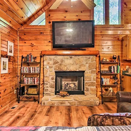 Charming Pigeon Forge Cabin With Private Hot Tub! Sevierville Exterior photo
