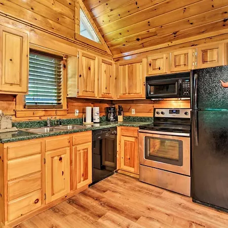 Charming Pigeon Forge Cabin With Private Hot Tub! Sevierville Exterior photo
