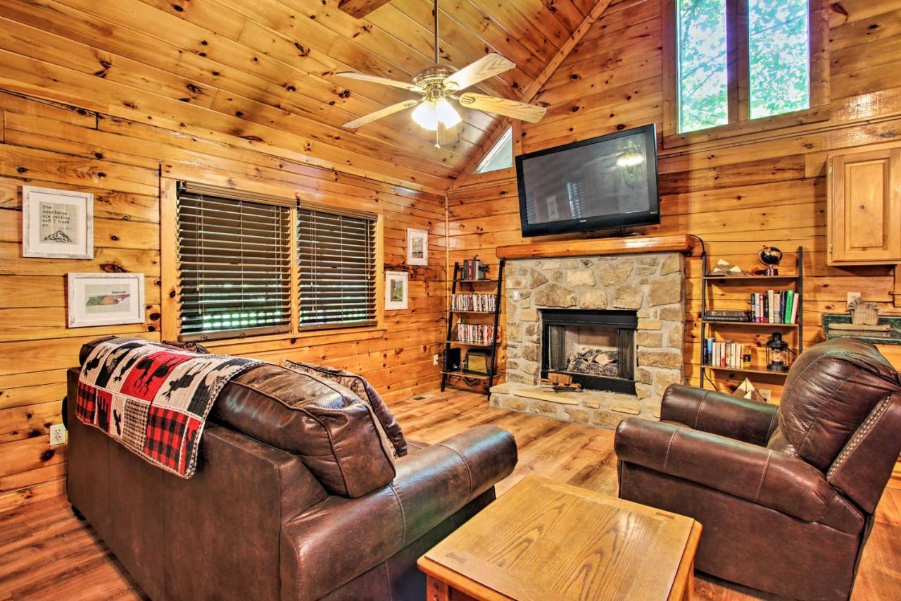 Holiday home Charming Pigeon Forge With Private Hot Tub!