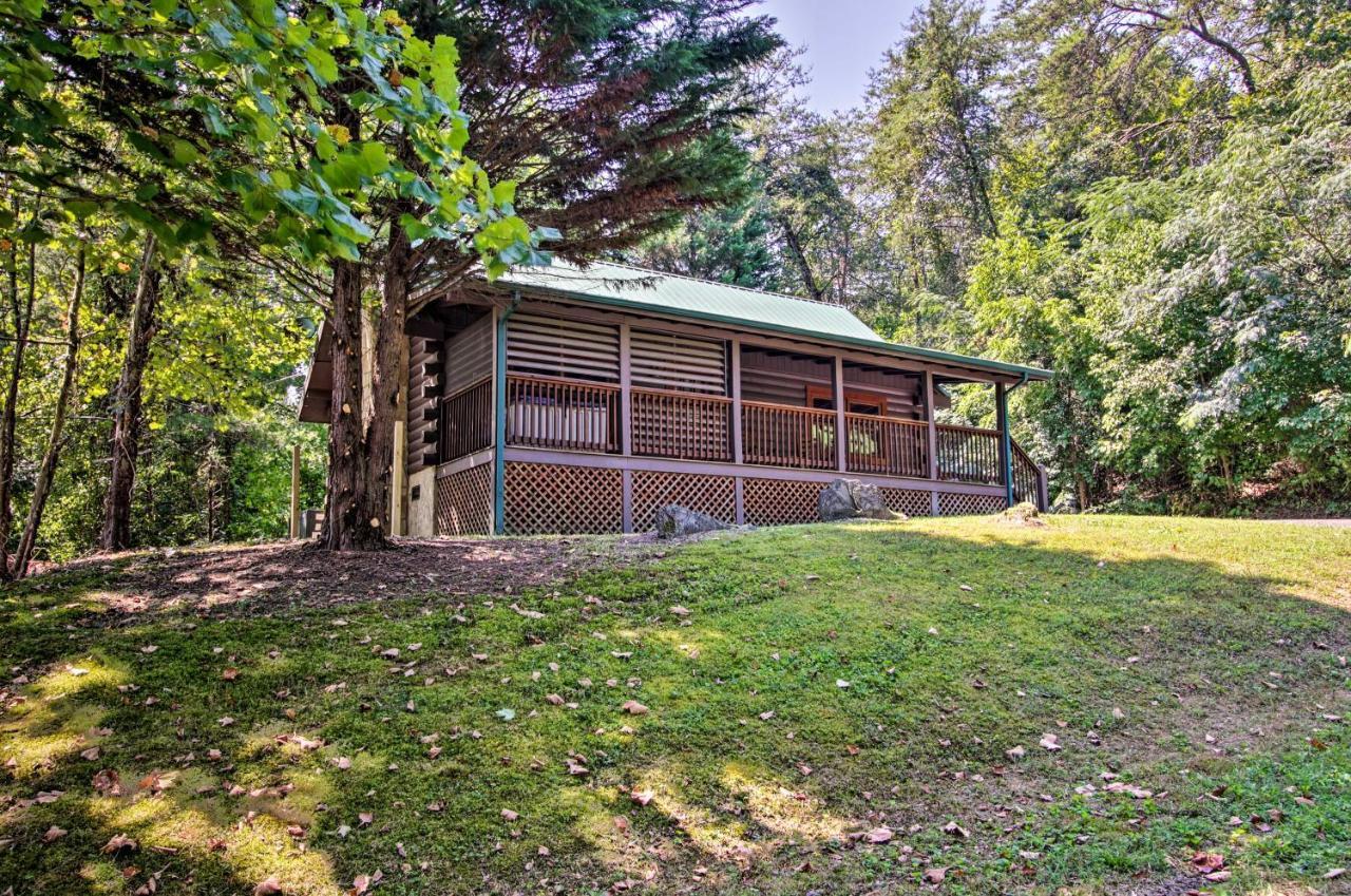 Charming Pigeon Forge With Private Hot Tub! * Sevierville