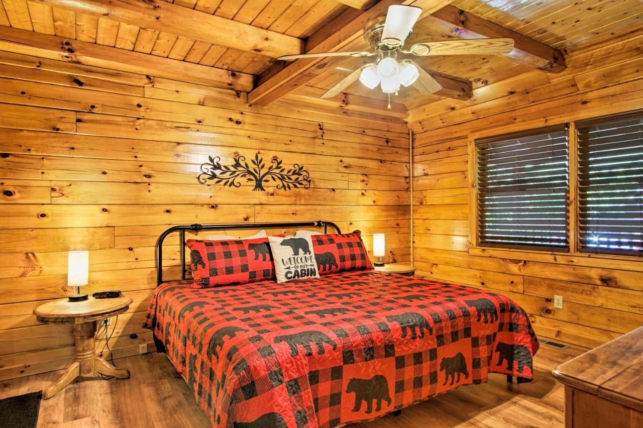 Charming Pigeon Forge With Private Hot Tub! Holiday home *