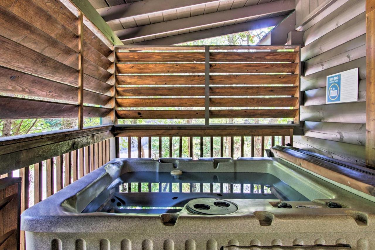 Holiday home Charming Pigeon Forge With Private Hot Tub! Sevierville