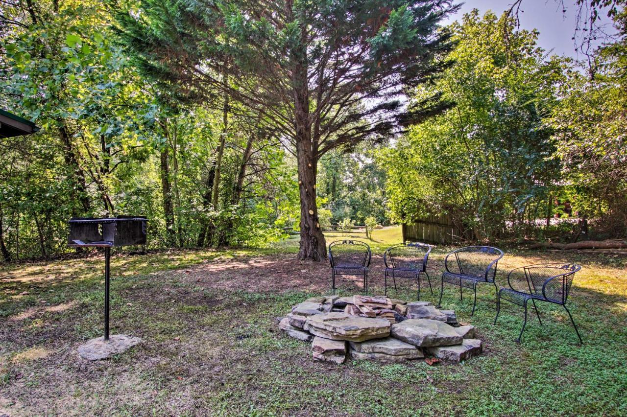 Charming Pigeon Forge With Private Hot Tub!