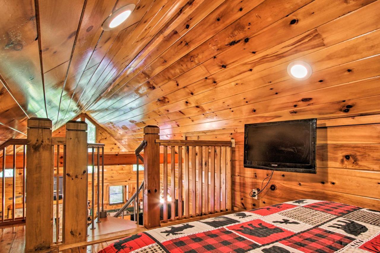 Сasa de vacaciones Charming Pigeon Forge With Private Hot Tub! *